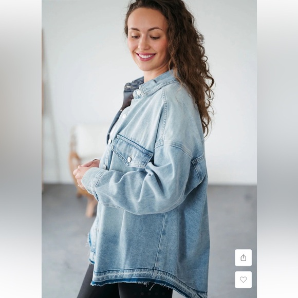 Lov Mor Denim Shacket Size Small Blue Oversized Button Down Front Collared Neck - Picture 2 of 15